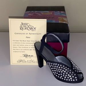 Just the Right Shoe Pave